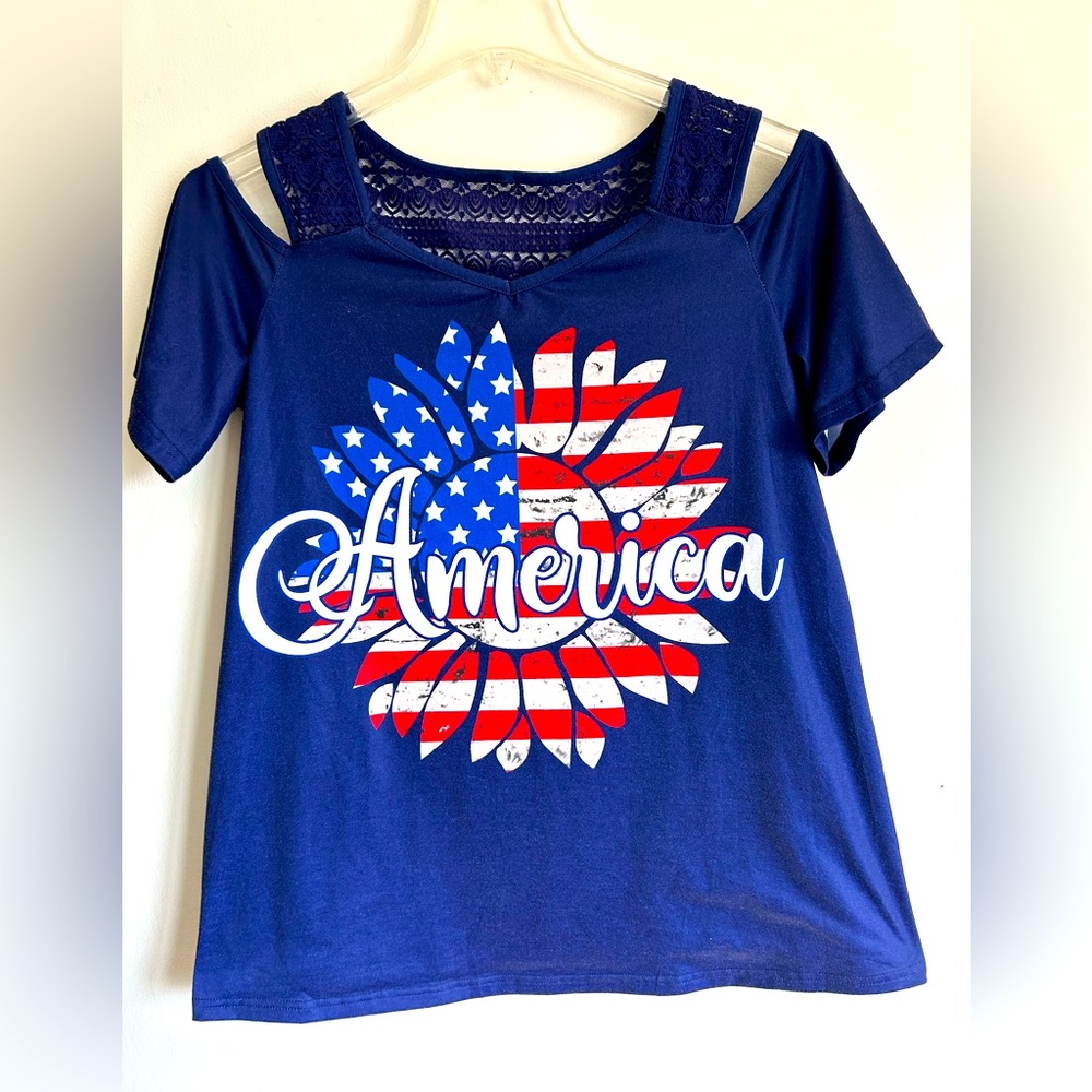 America Flowy open shoulder shirt size XL